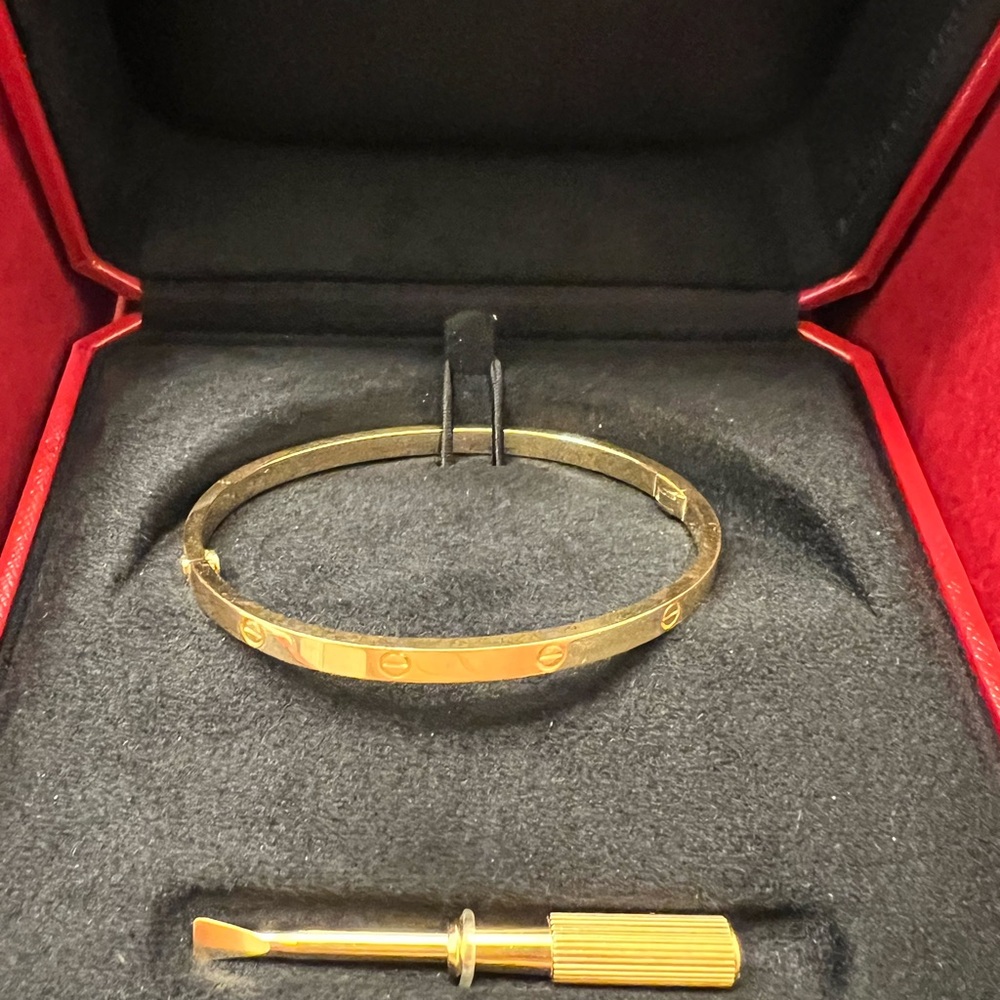 Cartier, small, size 17